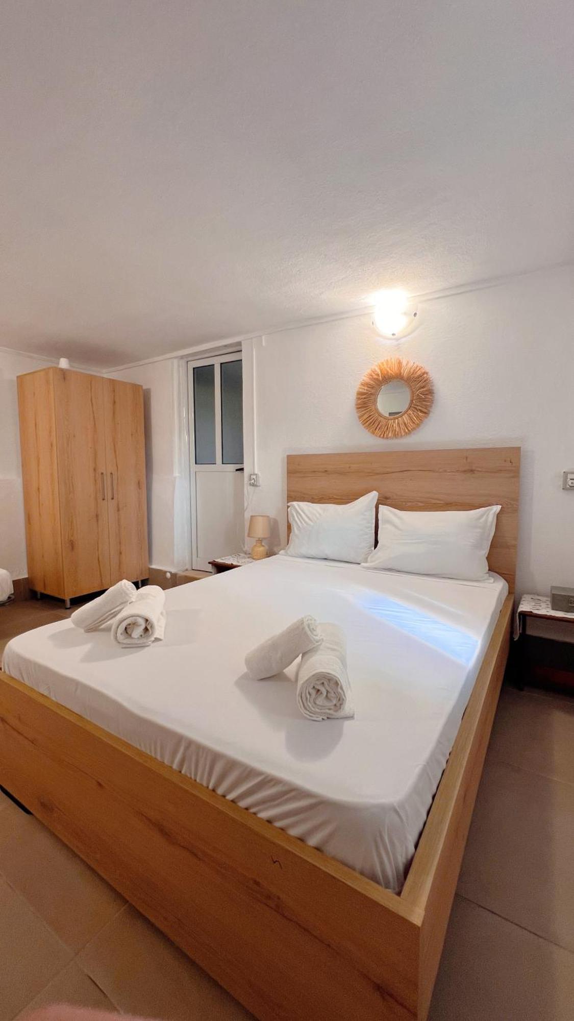 Petra Oliva Apartment Дхерми Экстерьер фото