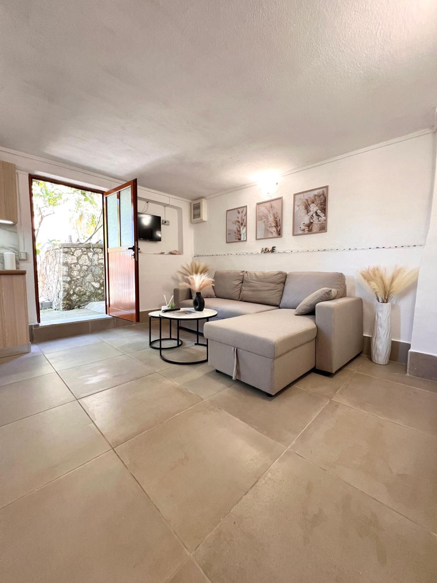 Petra Oliva Apartment Дхерми Экстерьер фото